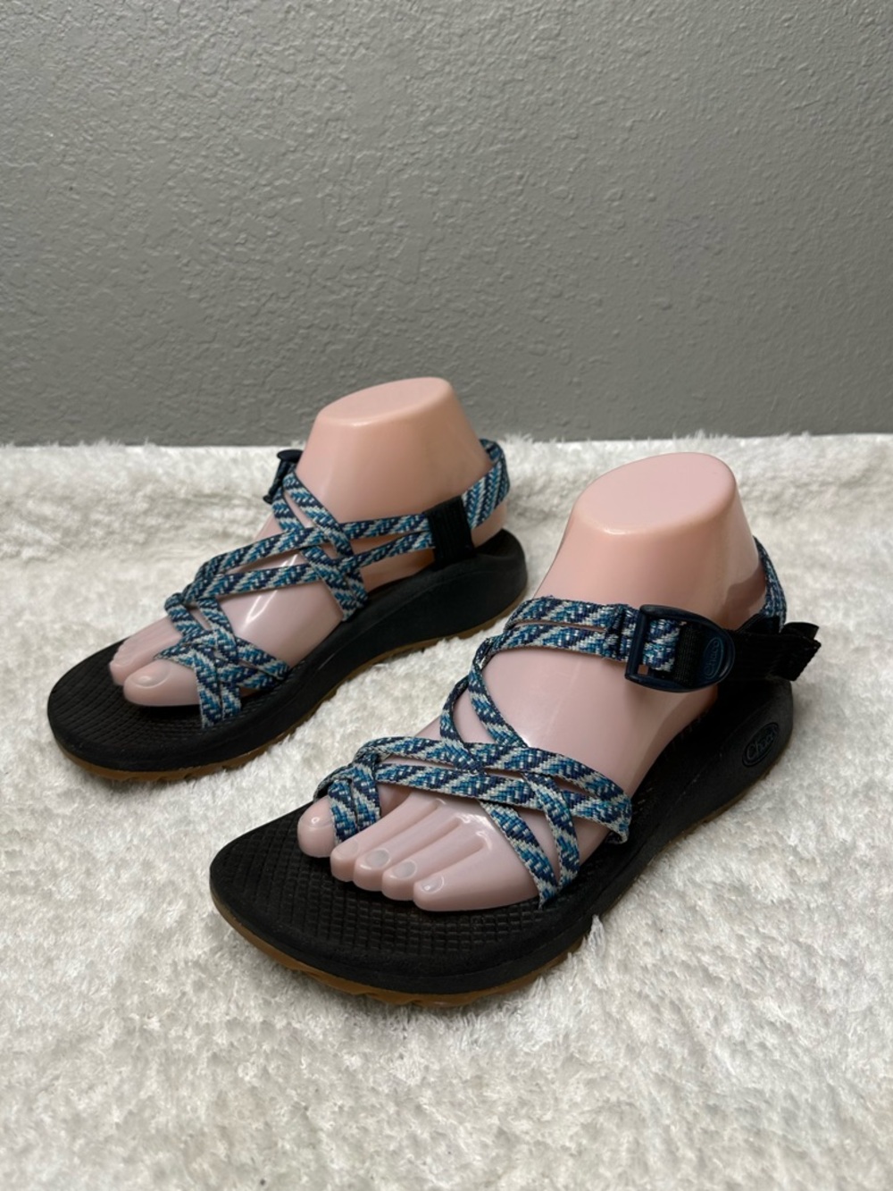 Chaco Z/Cloud X2 sandals pivot navy blue strappy hiking- women's size 8 LIKE NEW